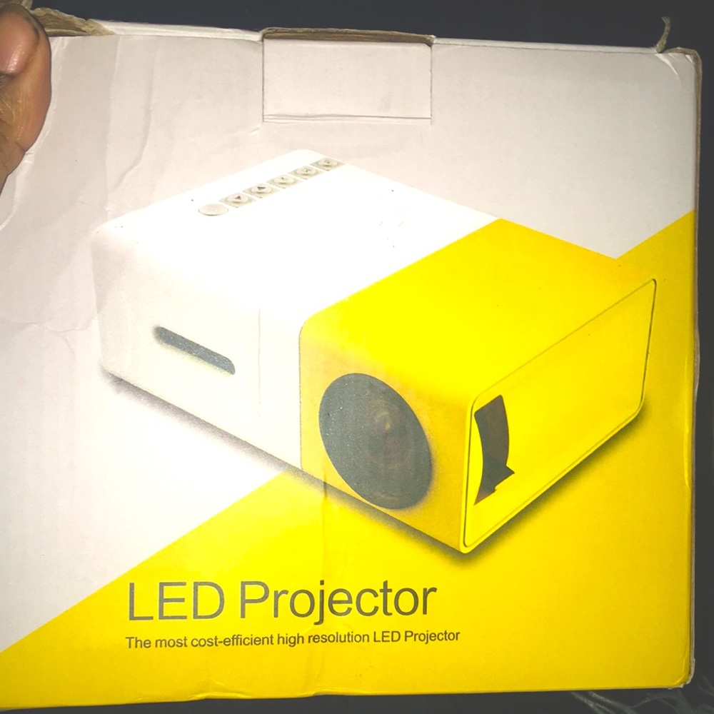 I’m selling a mini projector